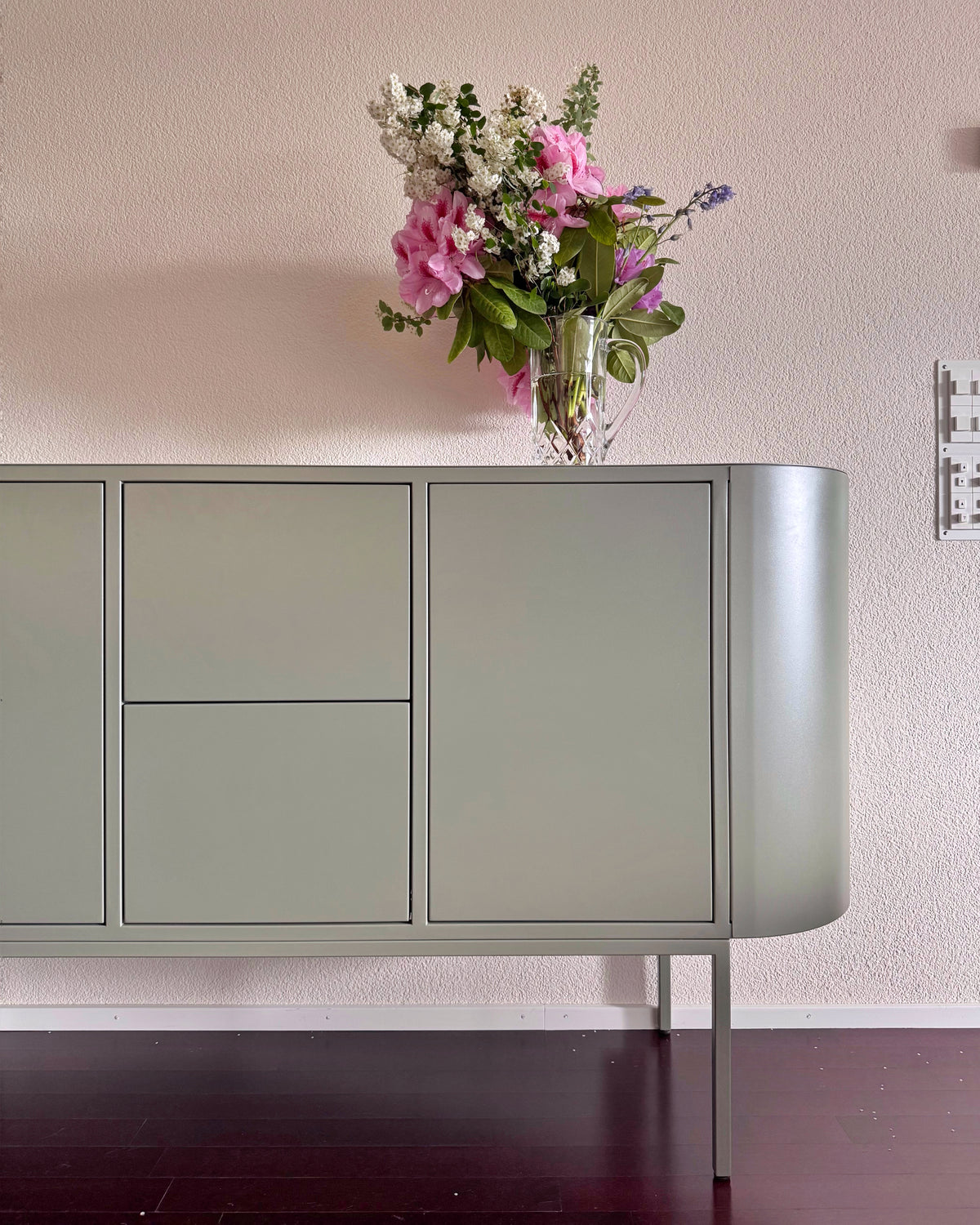 Lumia 01 Sideboard