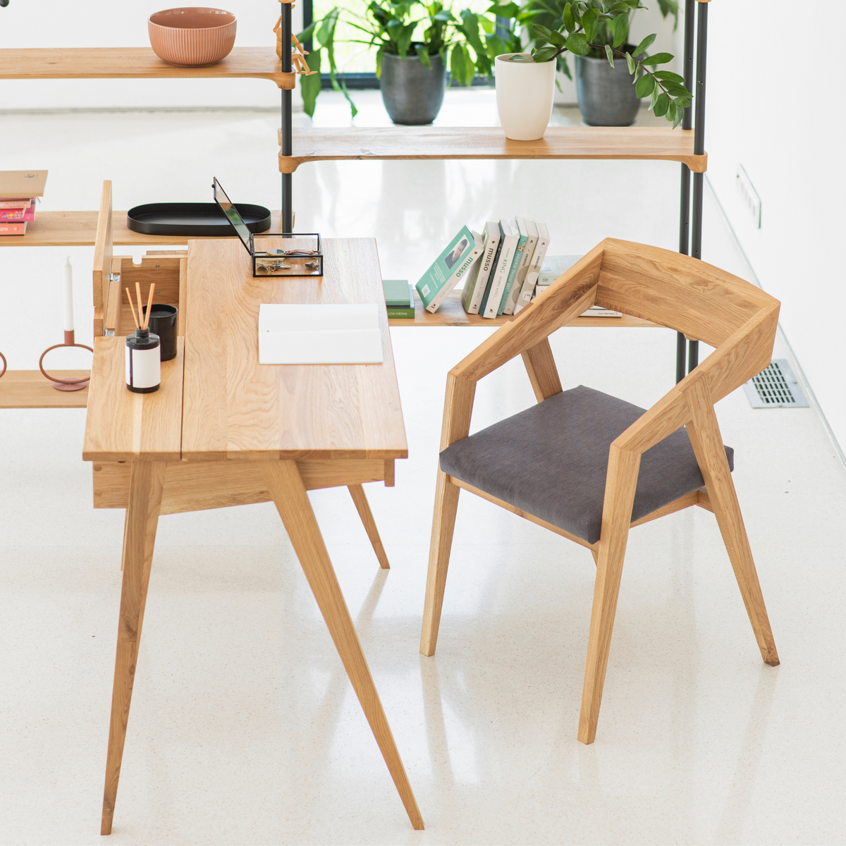 Chasseral Desk in Oak Wood