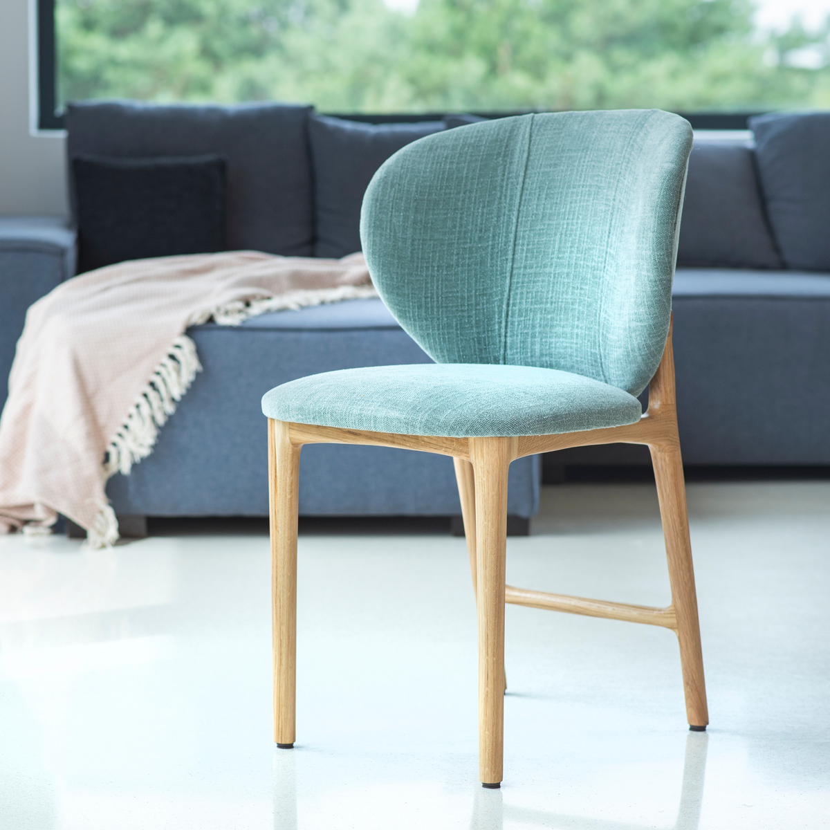 Uetliberg Chair in Solid Oak Wood