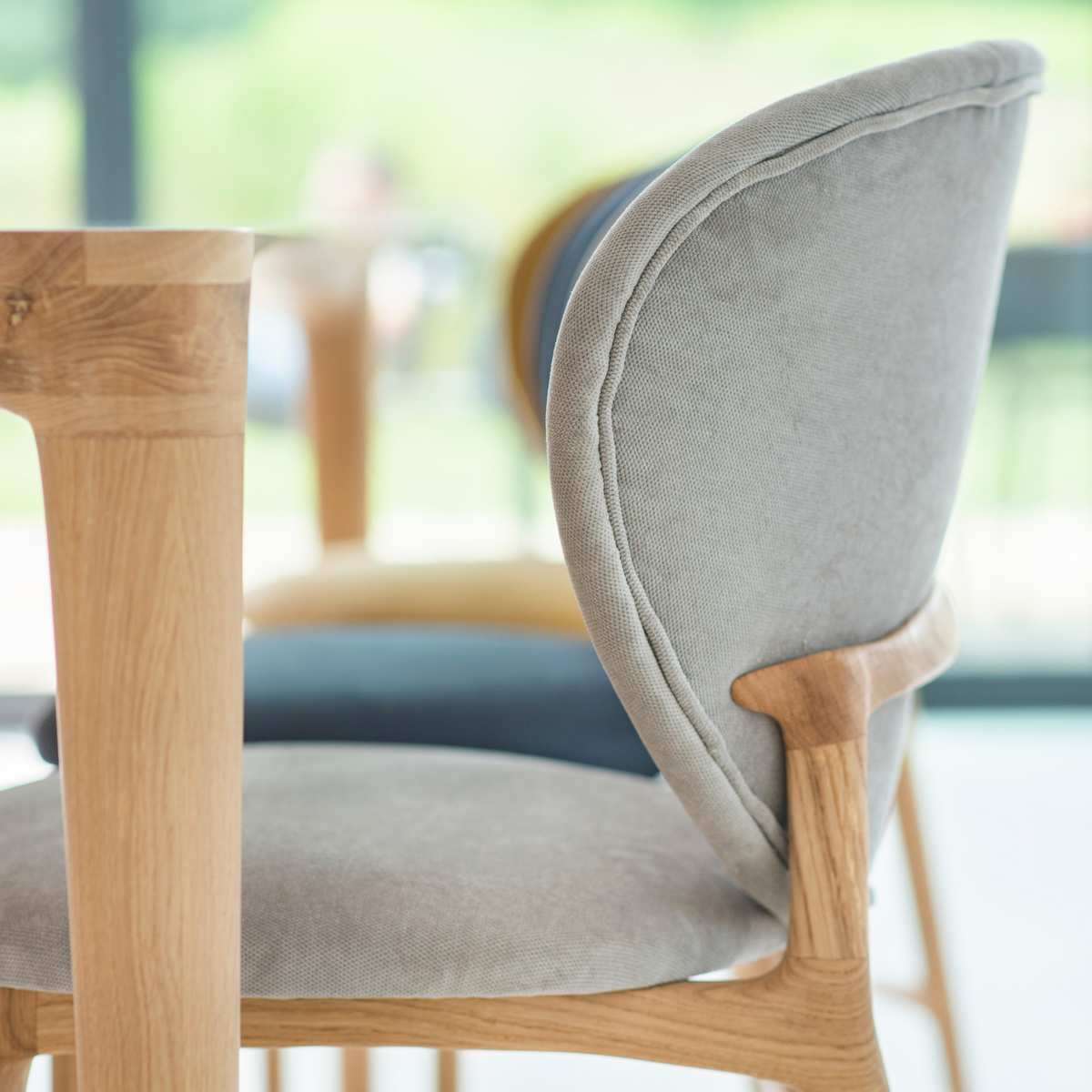 Uetliberg Chair in Solid Oak Wood