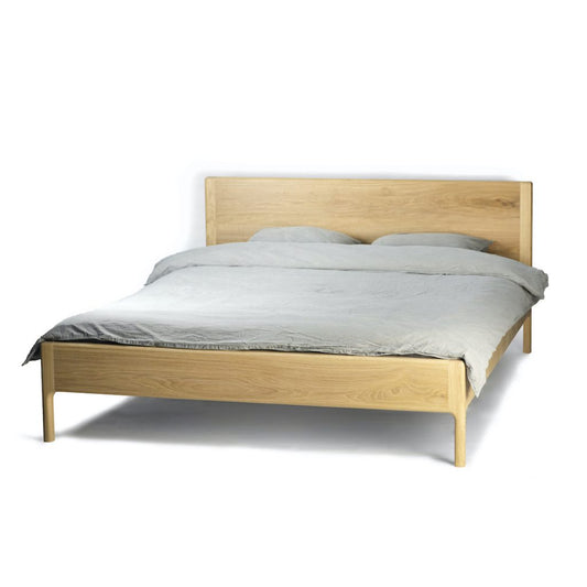Breithorn Bed in Solid Oak